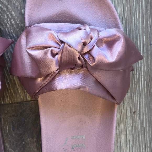 Pink Rihanna Fenty puma satin bow slides - Picture 4 of 8
